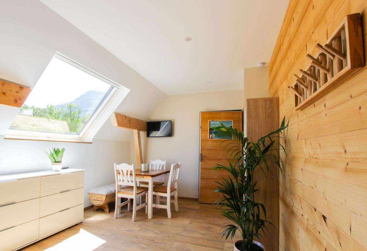 Les Marches L'Etang De La Tourne B&B 외부 사진